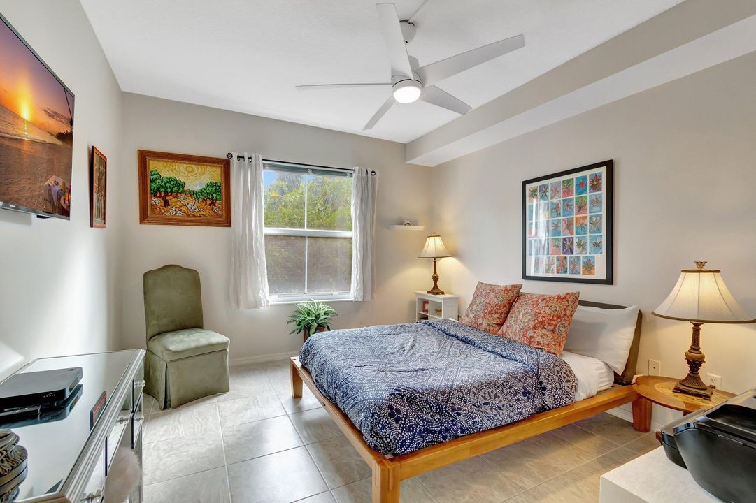 Active With Contract: $3,000 (2 beds, 2 baths, 1131 Square Feet)