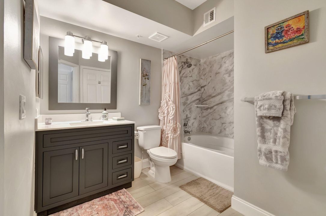 Active With Contract: $3,000 (2 beds, 2 baths, 1131 Square Feet)