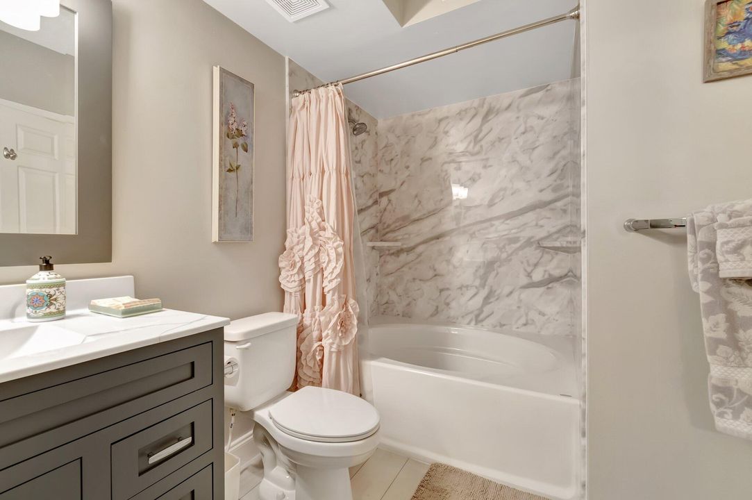 Active With Contract: $3,000 (2 beds, 2 baths, 1131 Square Feet)