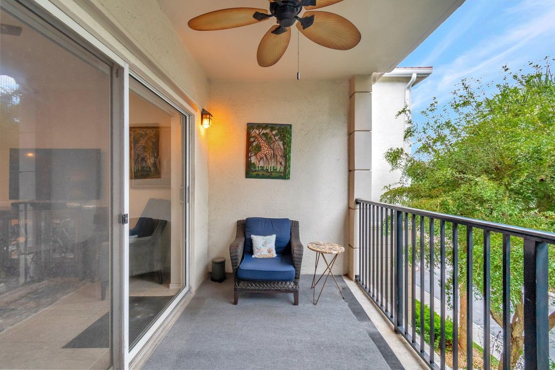 Active With Contract: $3,000 (2 beds, 2 baths, 1131 Square Feet)