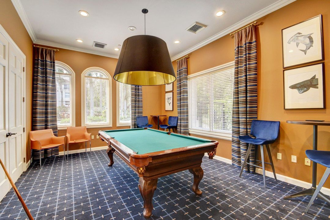 Active With Contract: $3,000 (2 beds, 2 baths, 1131 Square Feet)