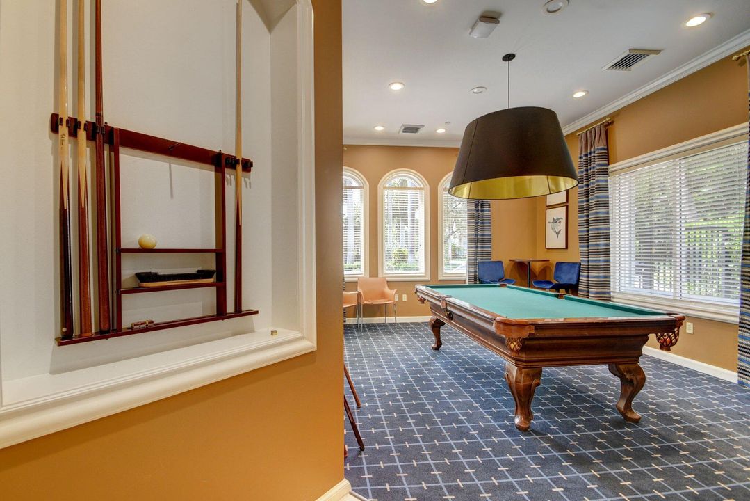 Active With Contract: $3,000 (2 beds, 2 baths, 1131 Square Feet)