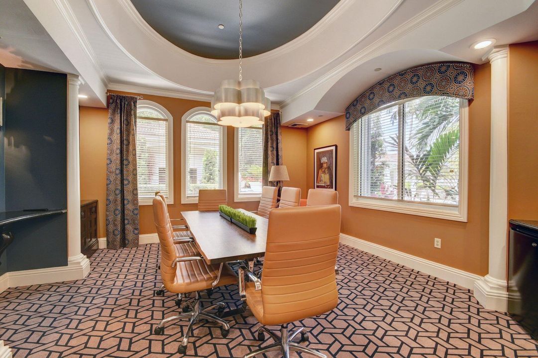 Active With Contract: $3,000 (2 beds, 2 baths, 1131 Square Feet)