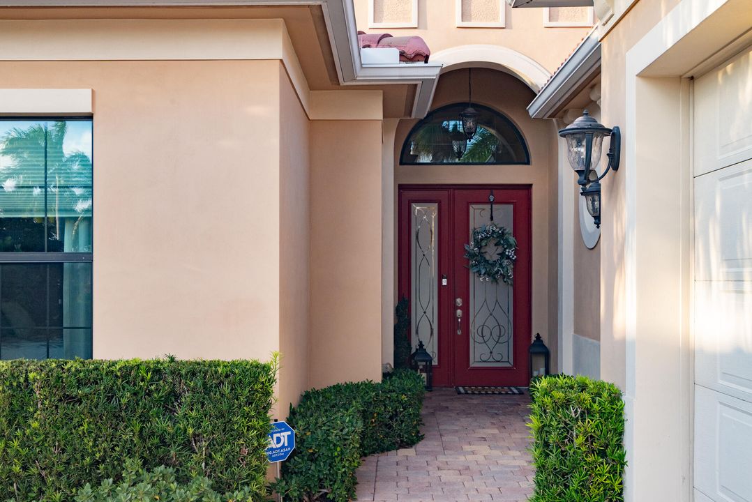 For Sale: $1,199,000 (3 beds, 3 baths, 2574 Square Feet)