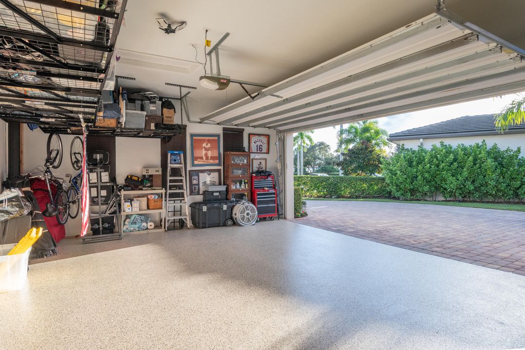 For Sale: $1,199,000 (3 beds, 3 baths, 2574 Square Feet)