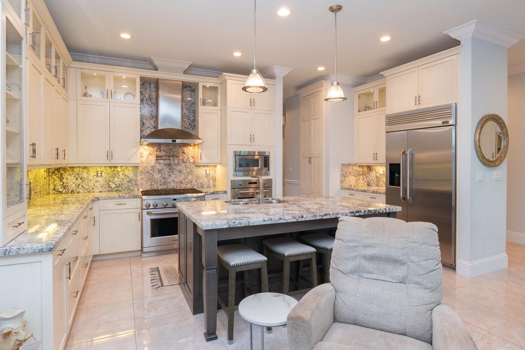 For Sale: $1,199,000 (3 beds, 3 baths, 2574 Square Feet)