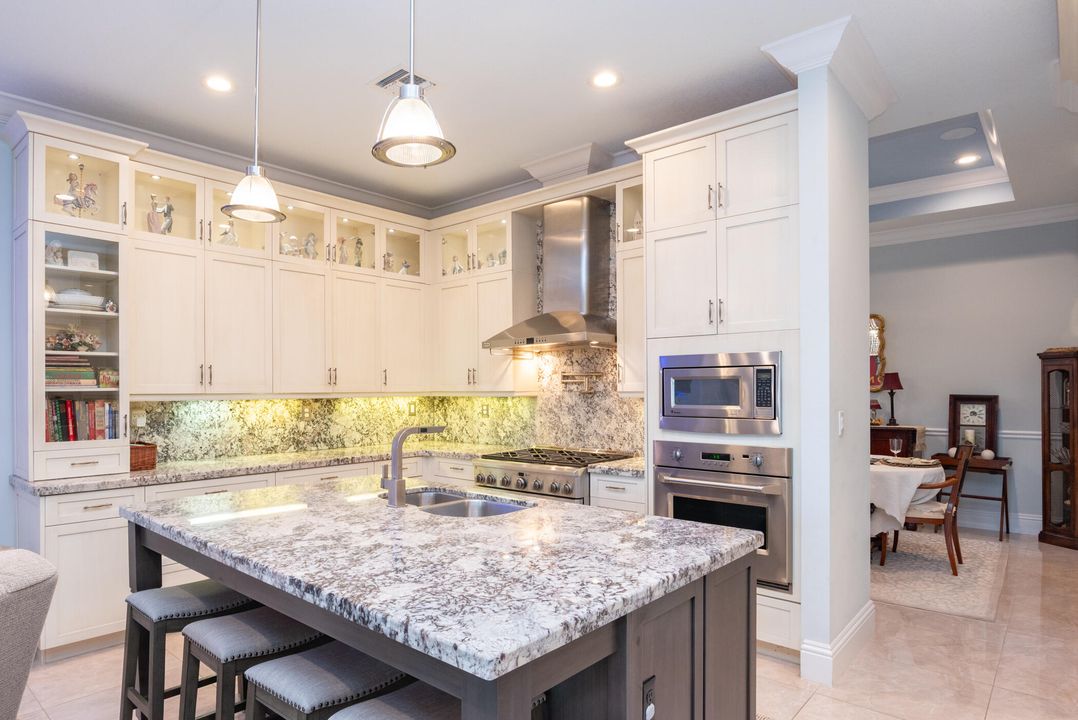 For Sale: $1,199,000 (3 beds, 3 baths, 2574 Square Feet)