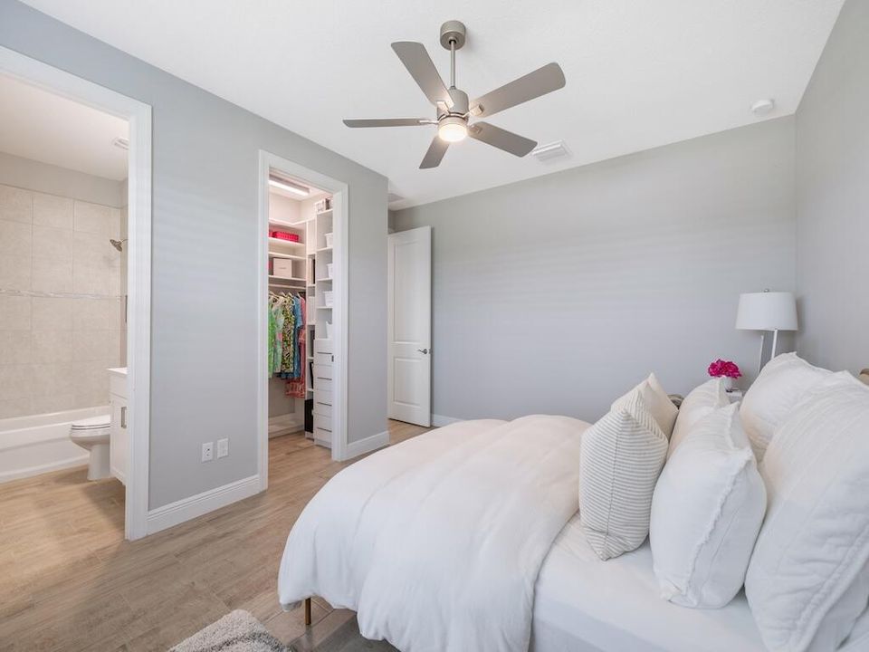 待售: $708,000 (3 贝兹, 3 浴室, 2590 平方英尺)