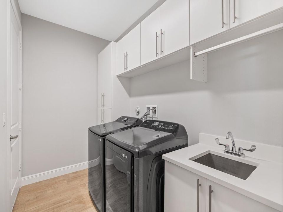 待售: $708,000 (3 贝兹, 3 浴室, 2590 平方英尺)