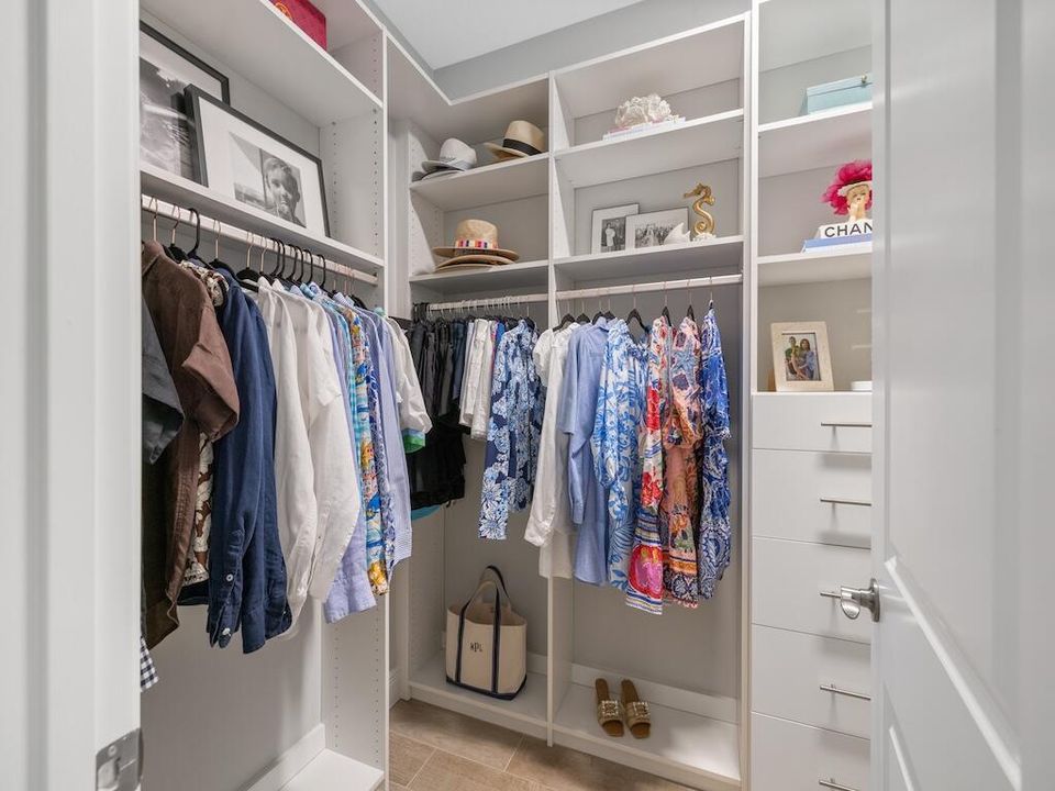 待售: $708,000 (3 贝兹, 3 浴室, 2590 平方英尺)