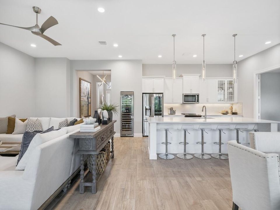 待售: $708,000 (3 贝兹, 3 浴室, 2590 平方英尺)