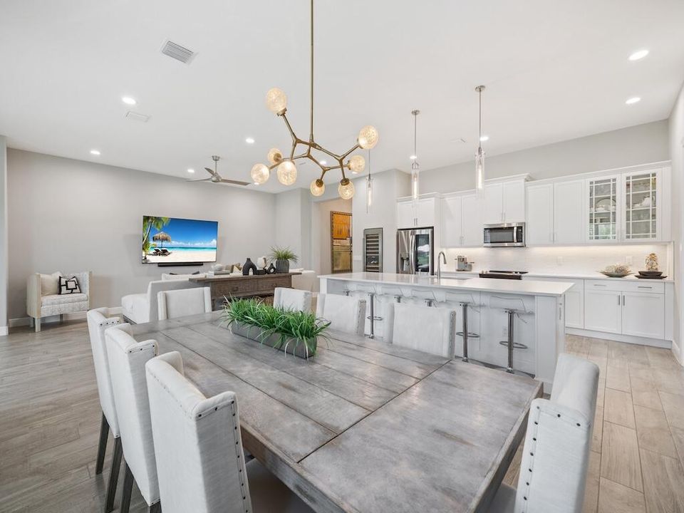 待售: $708,000 (3 贝兹, 3 浴室, 2590 平方英尺)