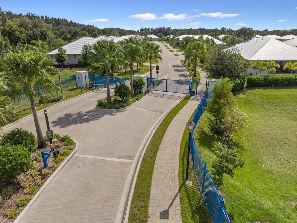 待售: $708,000 (3 贝兹, 3 浴室, 2590 平方英尺)