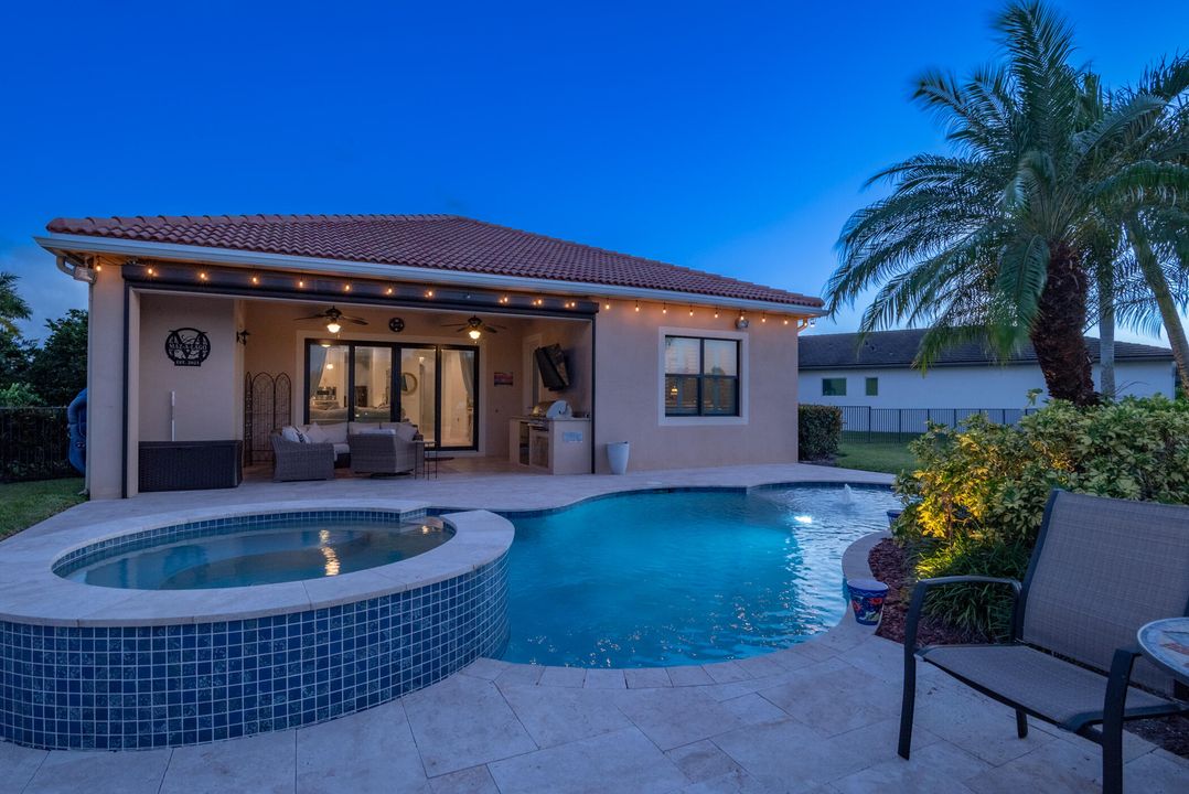 For Sale: $1,199,000 (3 beds, 3 baths, 2574 Square Feet)