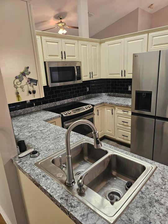 For Sale: $459,000 (3 beds, 2 baths, 1585 Square Feet)