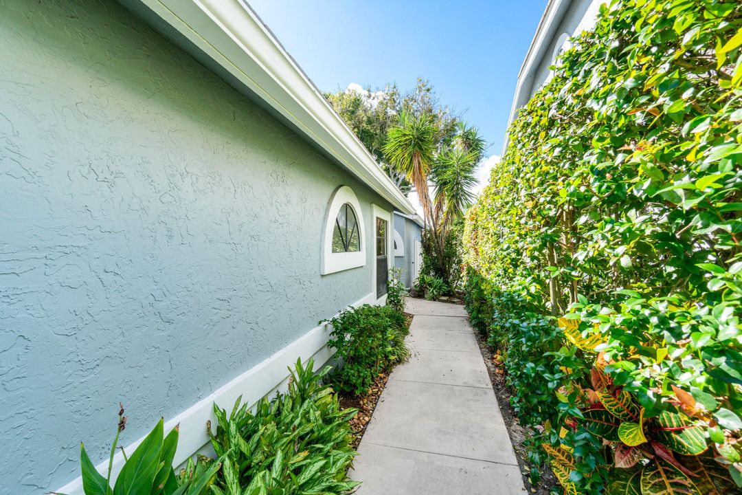 For Sale: $465,000 (2 beds, 2 baths, 1546 Square Feet)