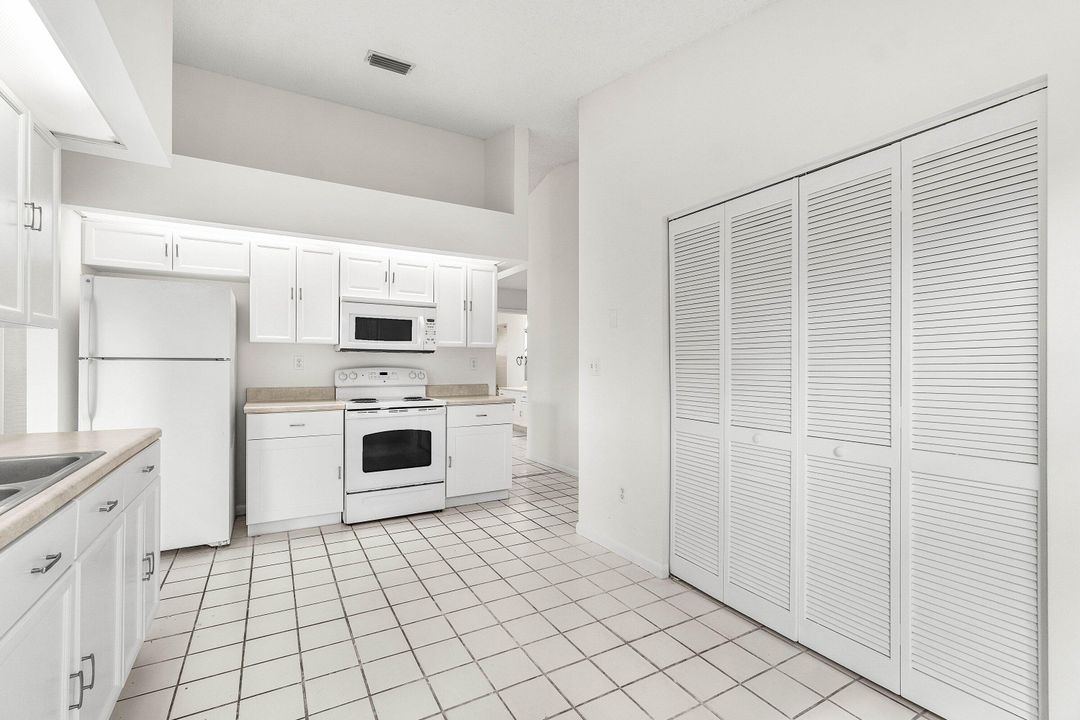 For Sale: $465,000 (2 beds, 2 baths, 1546 Square Feet)