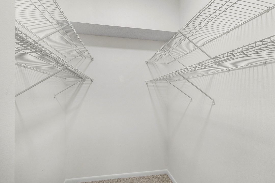 For Sale: $465,000 (2 beds, 2 baths, 1546 Square Feet)