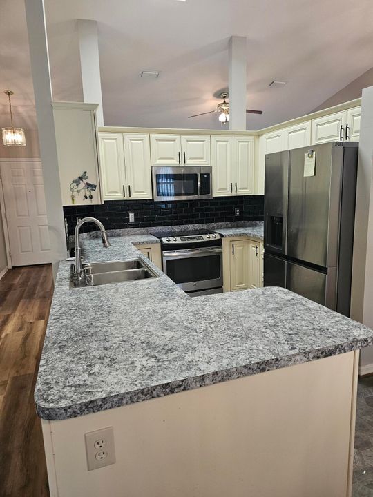 For Sale: $459,000 (3 beds, 2 baths, 1585 Square Feet)