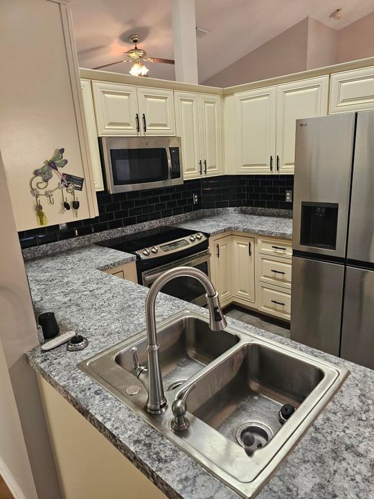 For Sale: $459,000 (3 beds, 2 baths, 1585 Square Feet)