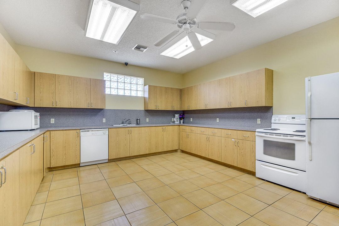 For Sale: $465,000 (2 beds, 2 baths, 1546 Square Feet)