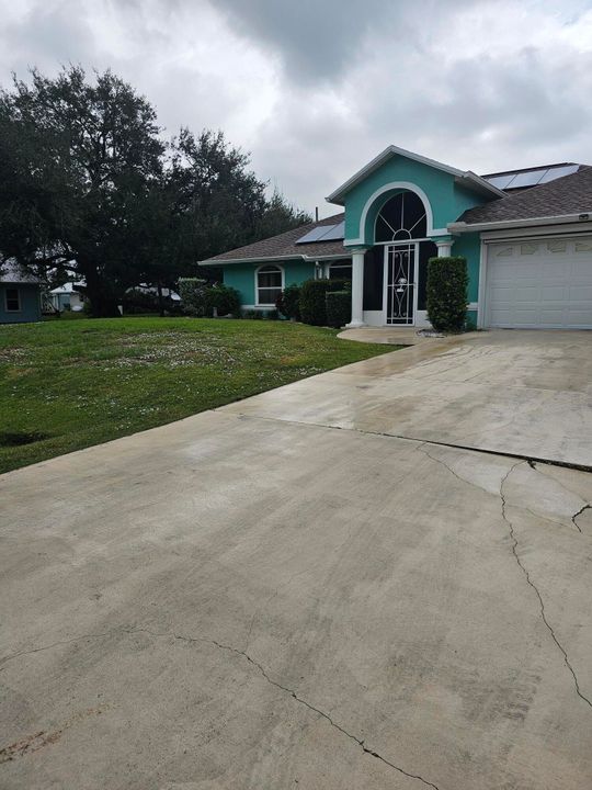 For Sale: $459,000 (3 beds, 2 baths, 1585 Square Feet)