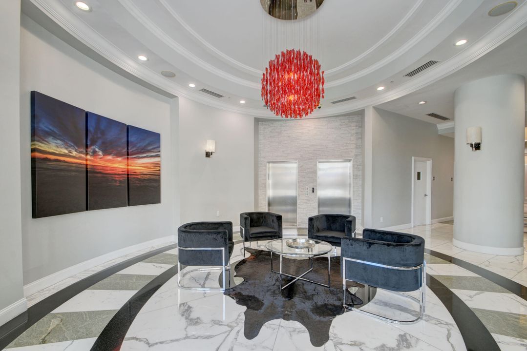 合同活跃: $3,500 (2 贝兹, 2 浴室, 1118 平方英尺)