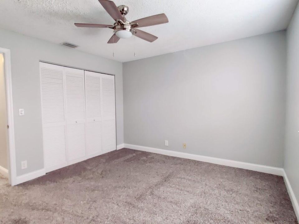 合同活跃: $3,350 (3 贝兹, 2 浴室, 1728 平方英尺)