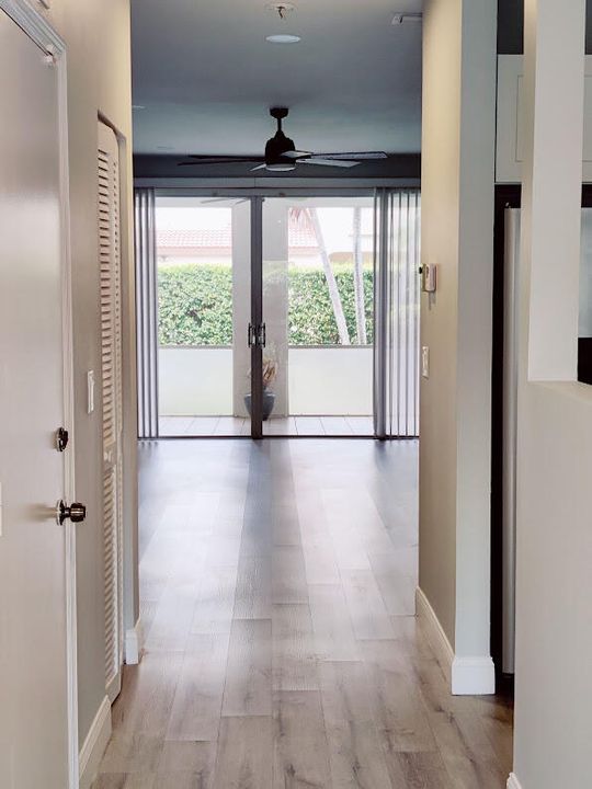 合同活跃: $3,350 (3 贝兹, 2 浴室, 1728 平方英尺)