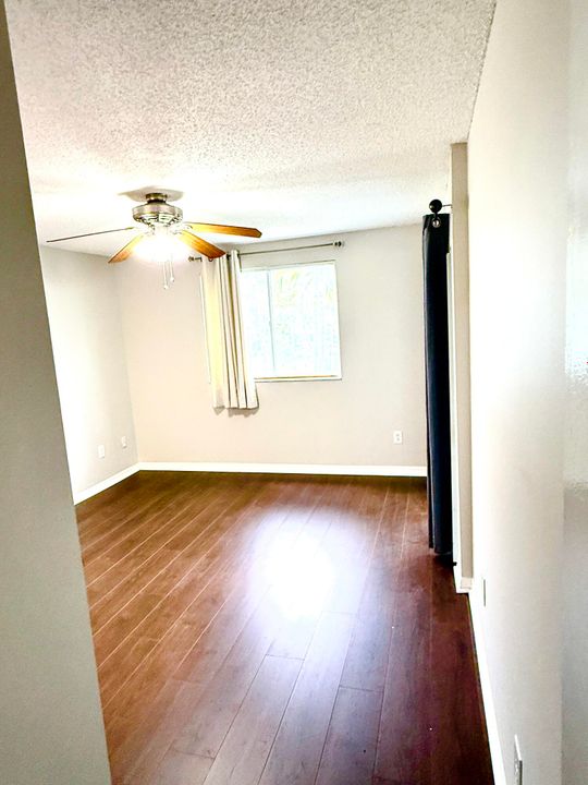 Active With Contract: $2,450 (2 beds, 2 baths, 1124 Square Feet)