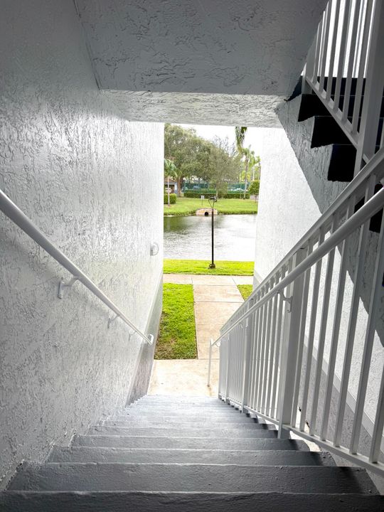 Active With Contract: $2,450 (2 beds, 2 baths, 1124 Square Feet)