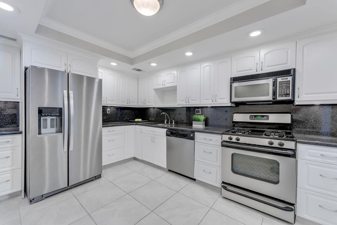 For Sale: $850,000 (3 beds, 2 baths, 1856 Square Feet)