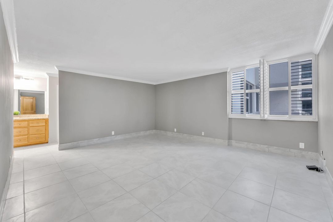 For Sale: $850,000 (3 beds, 2 baths, 1856 Square Feet)