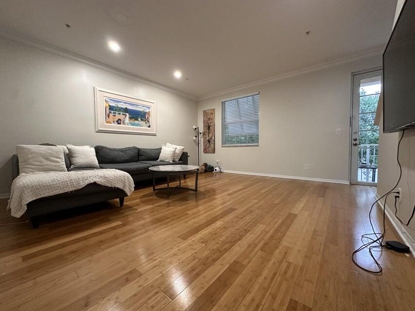 В аренду: $3,900 (3 спален, 2 ванн, 1938 Квадратных фут)