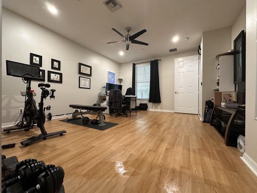 В аренду: $3,900 (3 спален, 2 ванн, 1938 Квадратных фут)