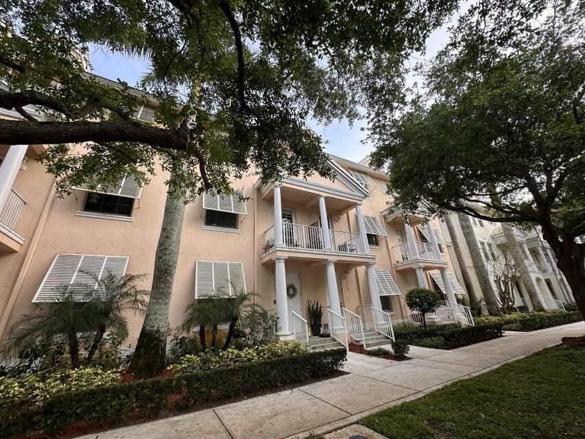 В аренду: $3,900 (3 спален, 2 ванн, 1938 Квадратных фут)