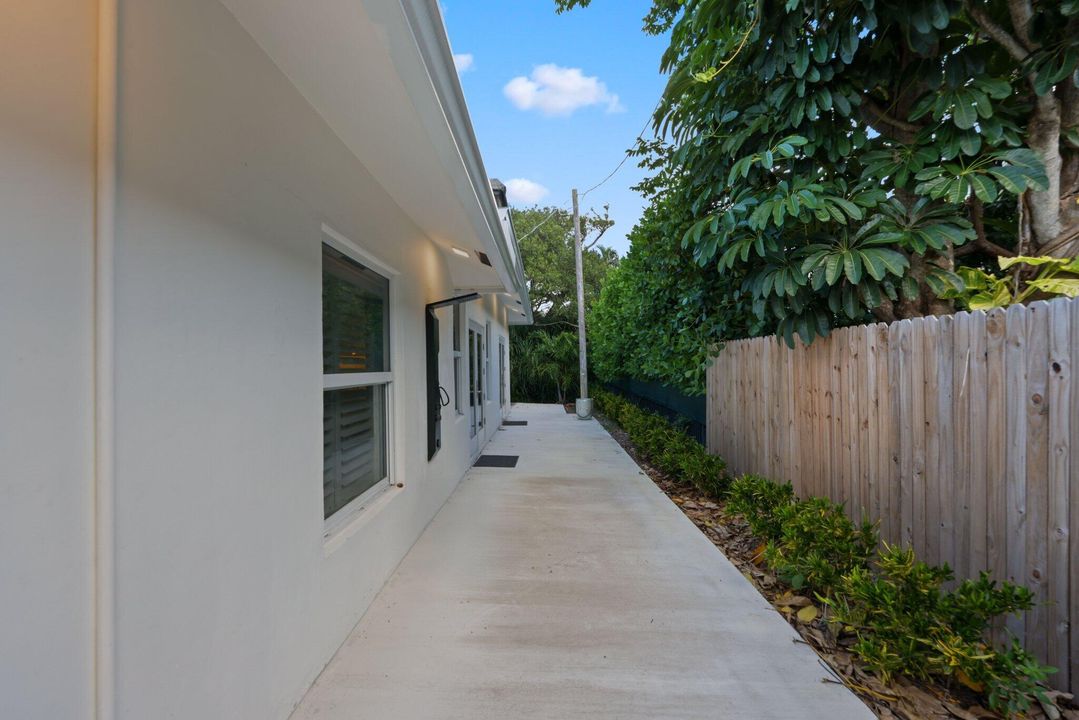 For Sale: $1,450,000 (3 beds, 3 baths, 2152 Square Feet)