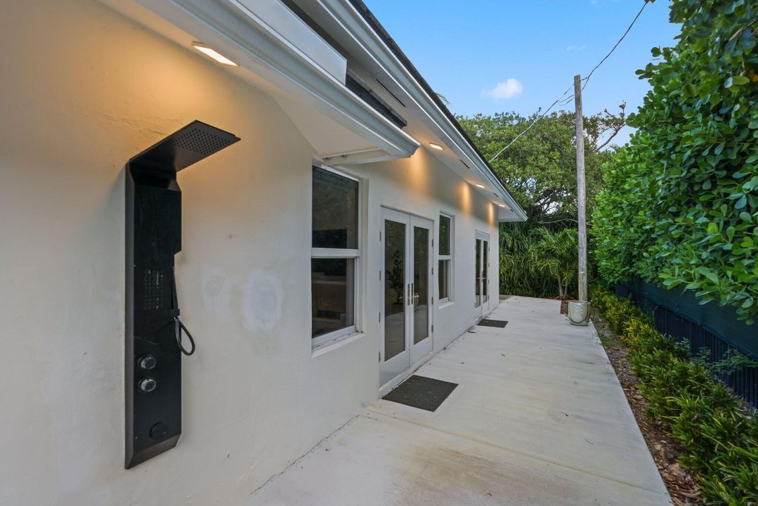 For Sale: $1,450,000 (3 beds, 3 baths, 2152 Square Feet)