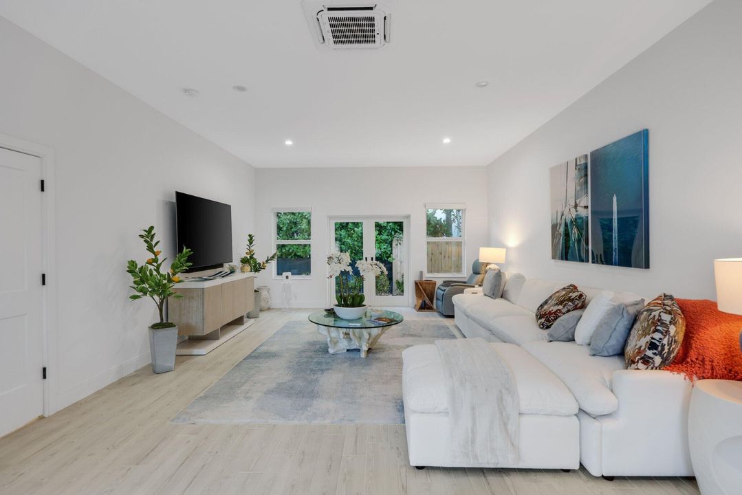 For Sale: $1,450,000 (3 beds, 3 baths, 2152 Square Feet)