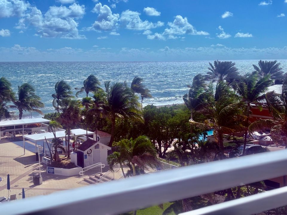 For Sale: $850,000 (3 beds, 2 baths, 1856 Square Feet)