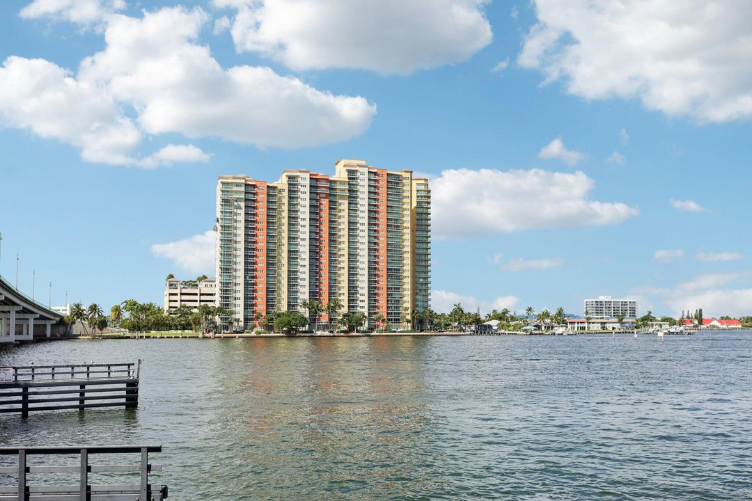 For Rent: $6,500 (2 beds, 2 baths, 1818 Square Feet)