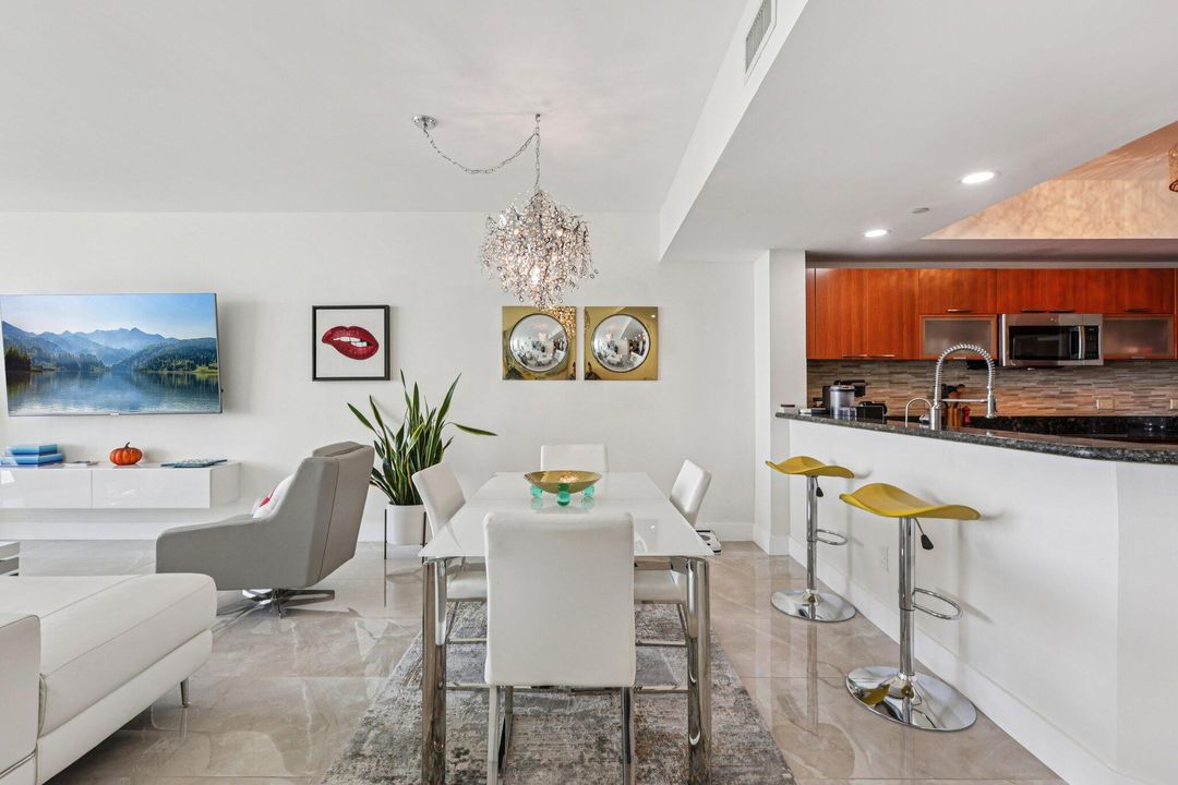 For Rent: $6,500 (2 beds, 2 baths, 1818 Square Feet)