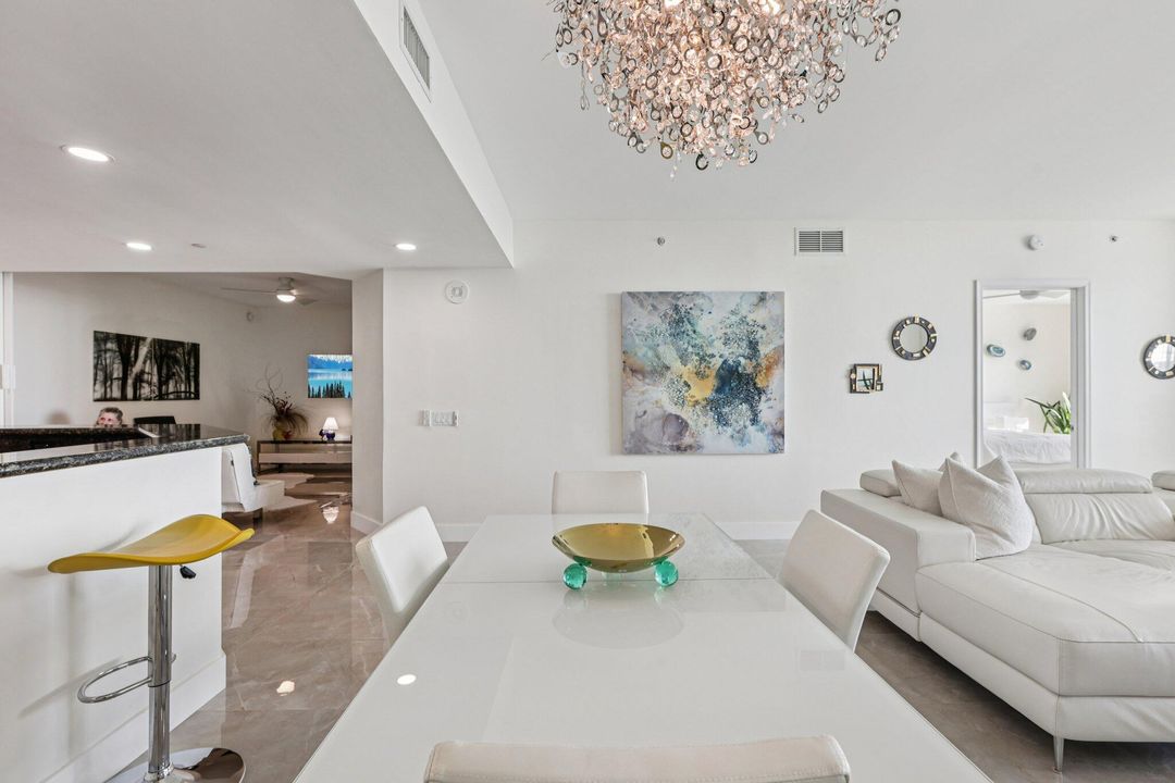 For Rent: $6,500 (2 beds, 2 baths, 1818 Square Feet)