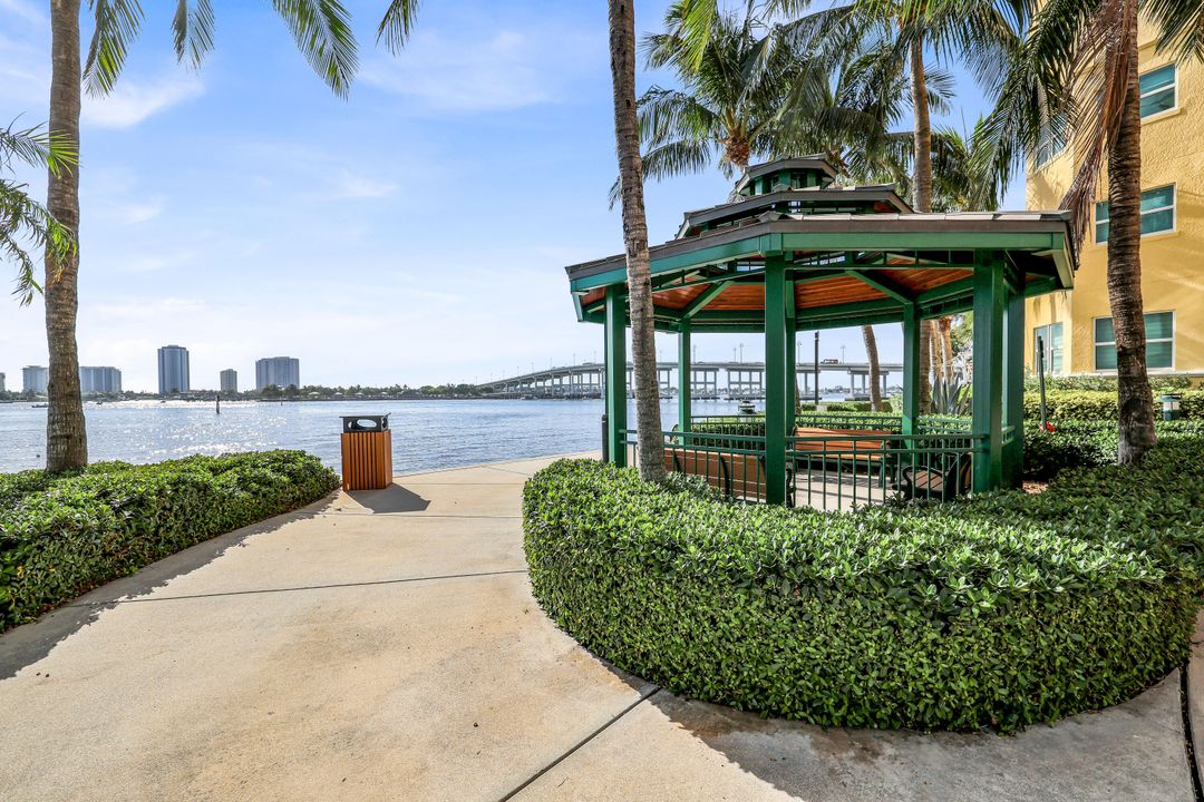 For Rent: $6,500 (2 beds, 2 baths, 1818 Square Feet)