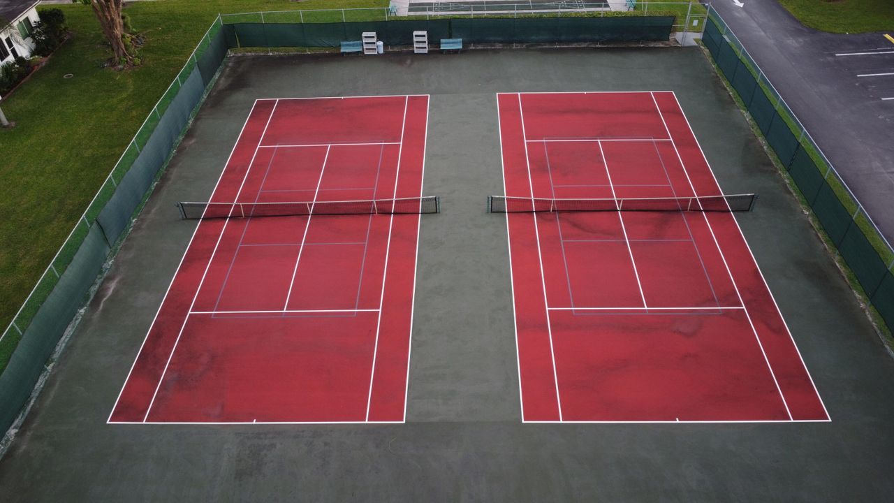 合同活跃: $234,900 (2 贝兹, 2 浴室, 1050 平方英尺)