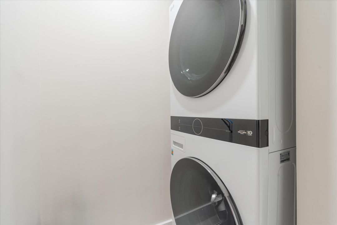 For Sale: $199,900 (2 beds, 2 baths, 1496 Square Feet)