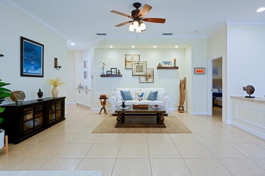 For Sale: $875,000 (3 beds, 2 baths, 1975 Square Feet)