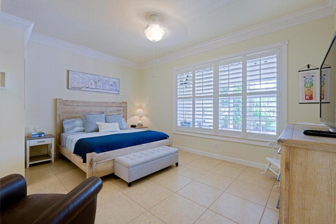 For Sale: $875,000 (3 beds, 2 baths, 1975 Square Feet)