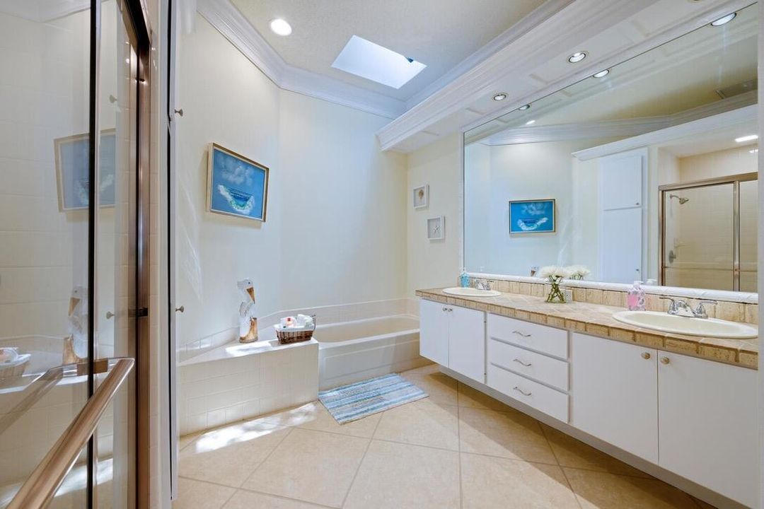 For Sale: $875,000 (3 beds, 2 baths, 1975 Square Feet)