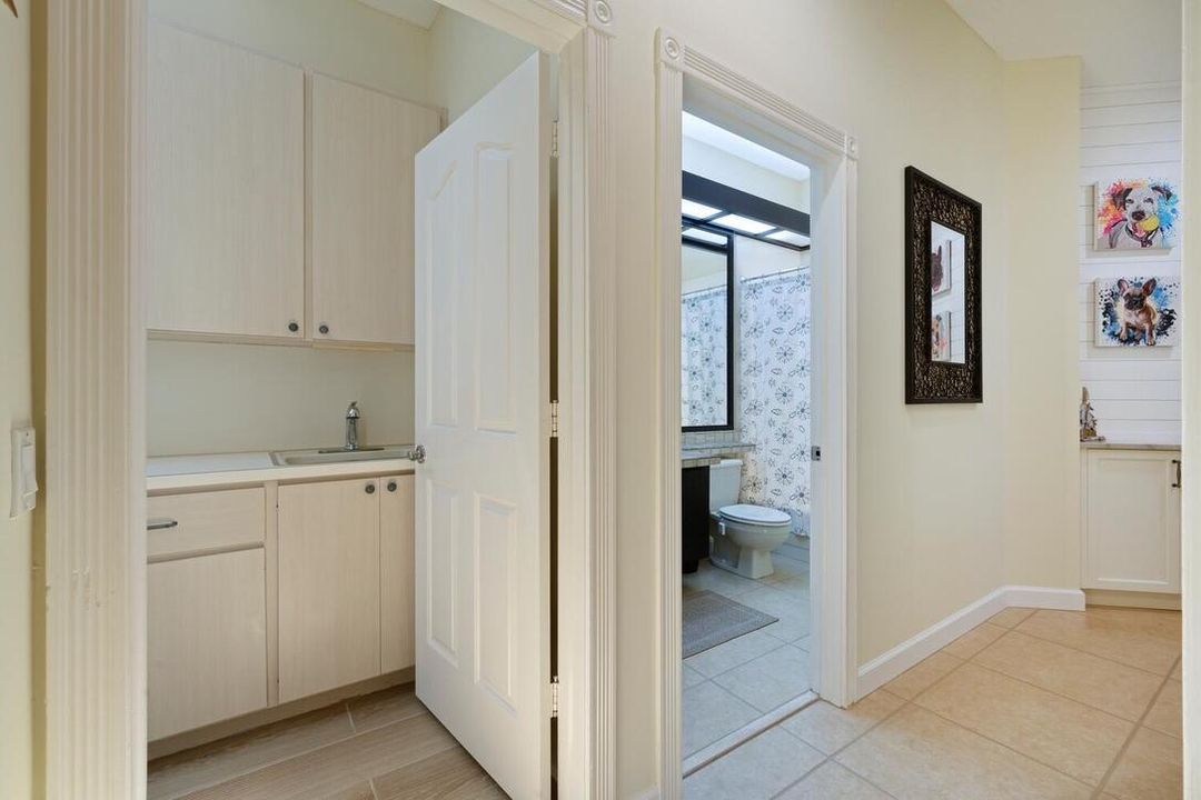 For Sale: $875,000 (3 beds, 2 baths, 1975 Square Feet)